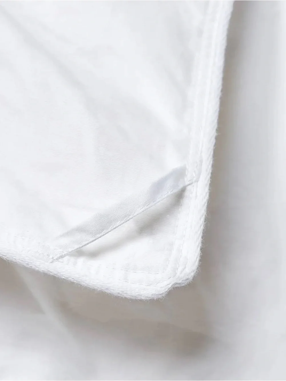 NEW Quince Premium Down Alternative All Season Comforter, Full/Queen (White)
